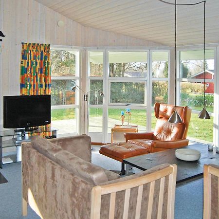 3 Bedroom Cozy Home In Farvang Bagian luar foto