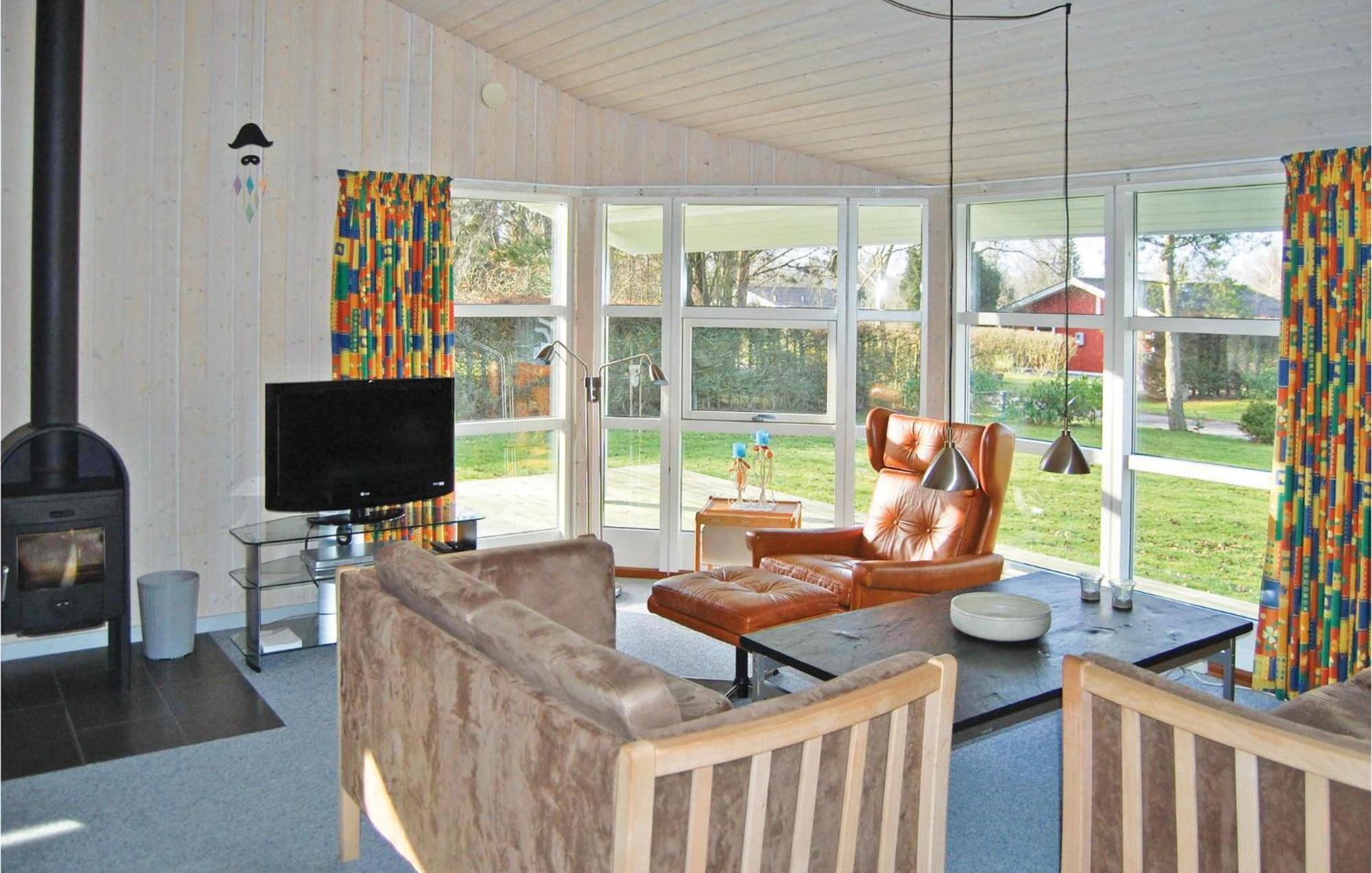 3 Bedroom Cozy Home In Farvang Bagian luar foto